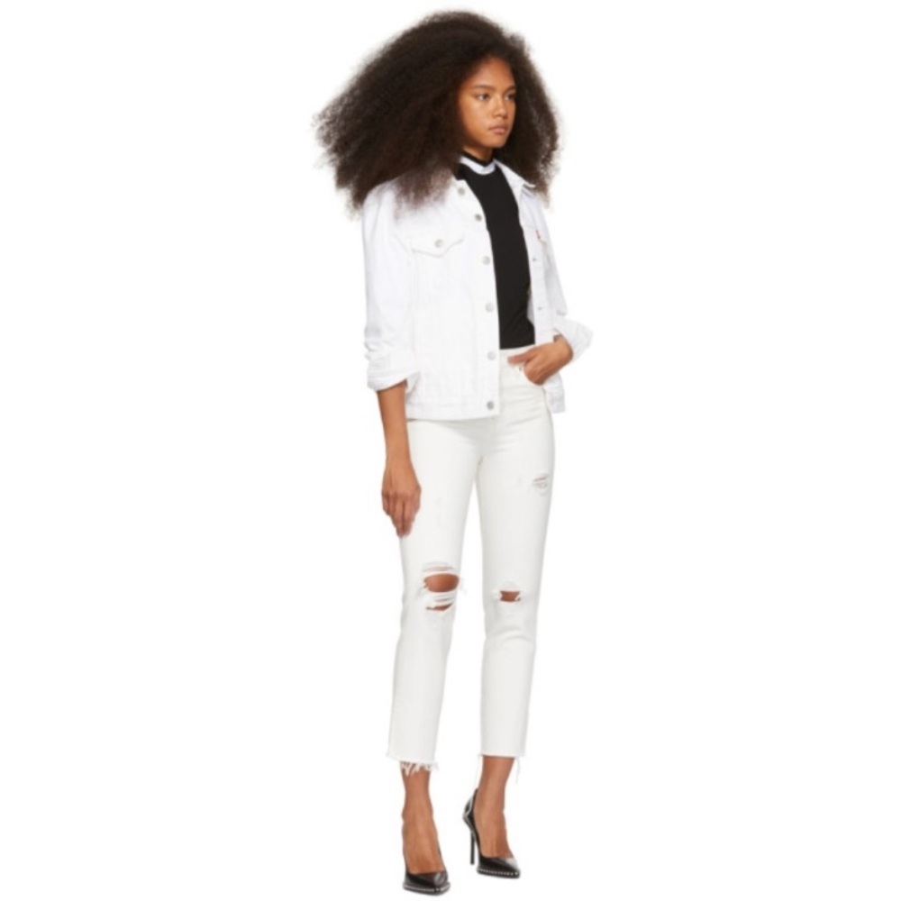 Levis wedgie white jeans